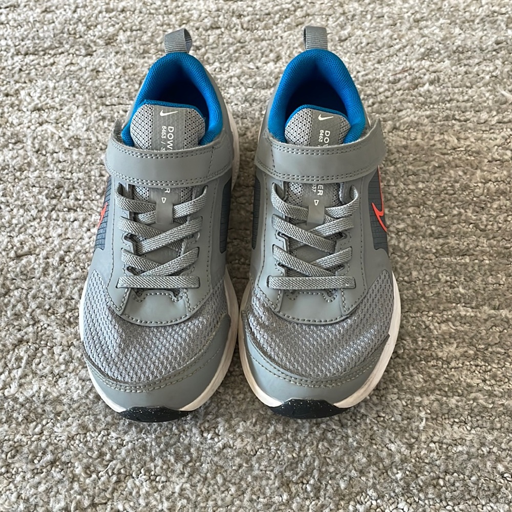 Nike shoe sneaker (little boy)